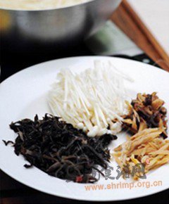 金针菇酸辣汤的做法