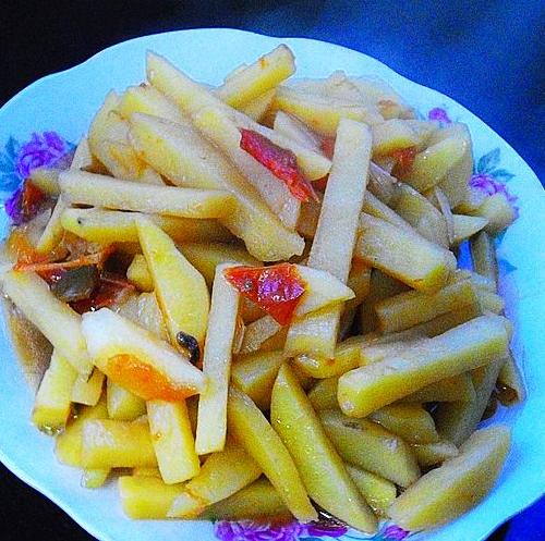 咸椒炖土豆条的做法
