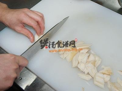 红枣花生山药煲莲藕的做法