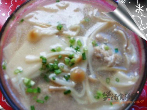 双菇肉丸汤的做法