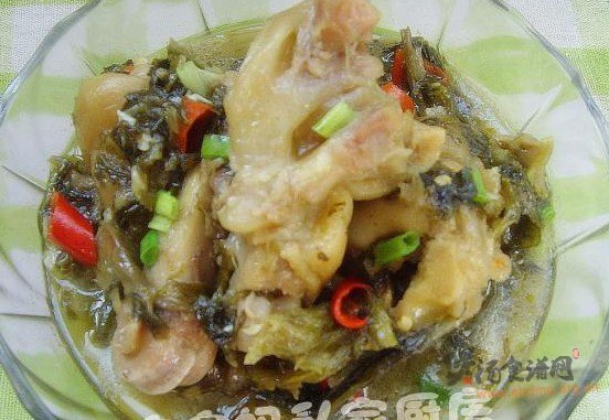 酸菜猪蹄煲的做法
