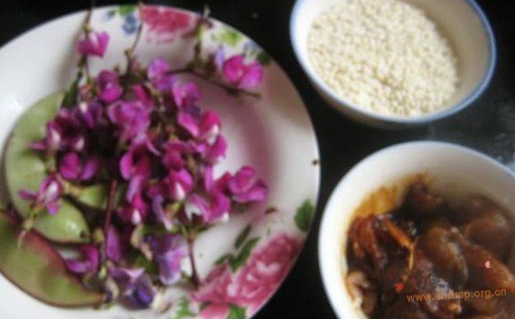 扁豆花肉片糯米粥的做法