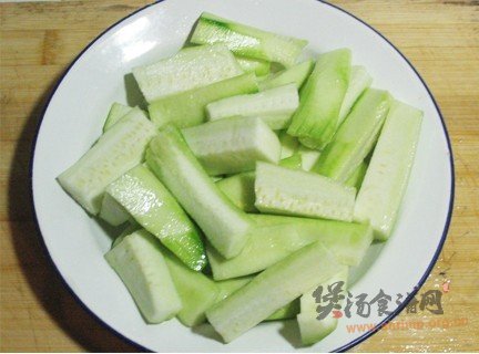 丝瓜油条汤的做法