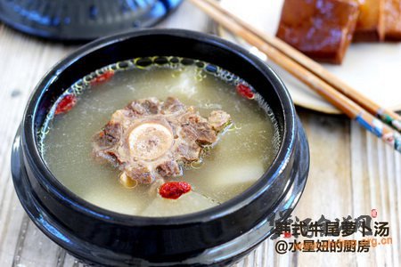 韩式牛尾萝卜汤的做法