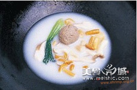浓汤菌菇煨牛丸的做法