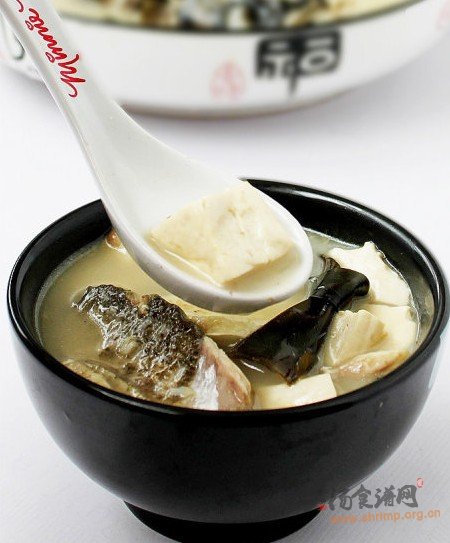 鳙鱼头海带汤的做法