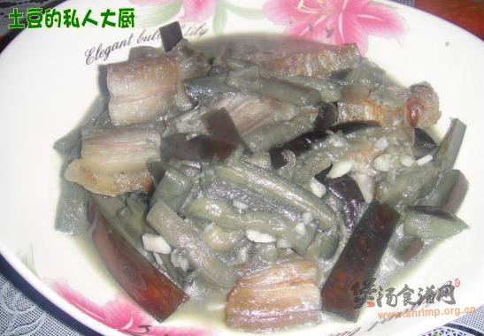 腊肉炖茄子的做法