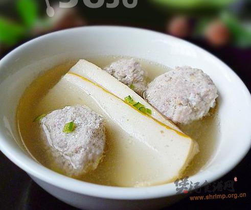 肉丸子炖鱼糕的做法