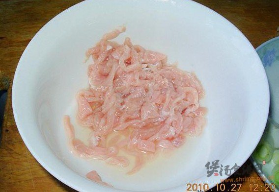 香浓的蘑菇肉丝汤的做法