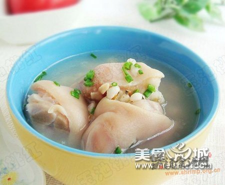 (图)薏米猪蹄汤的做法