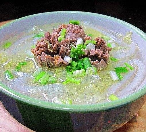 牛肉丸汤米果粉的做法