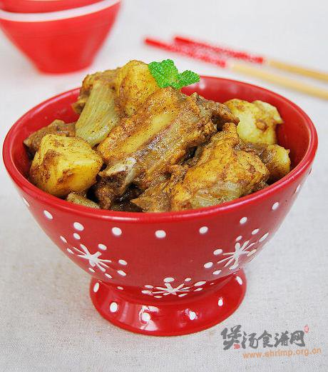 咖喱排骨炖土豆的做法
