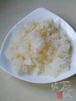 雪梨银耳红枣汤的做法