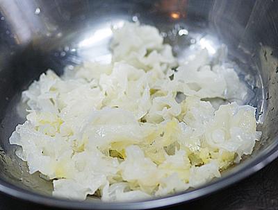 木瓜雪莲子银耳糖水的做法