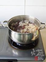 雪梨银耳红枣汤的做法