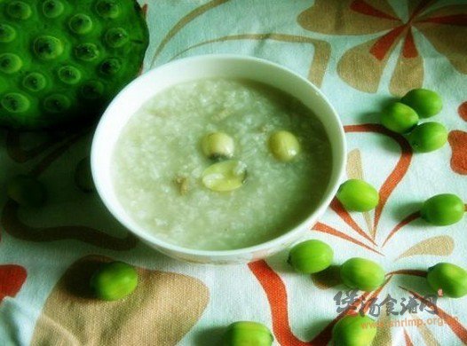 鲜莲子肉片粥的做法