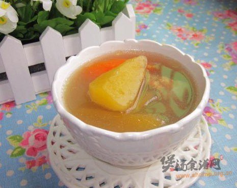 雪莲果红萝卜猪骨汤的做法