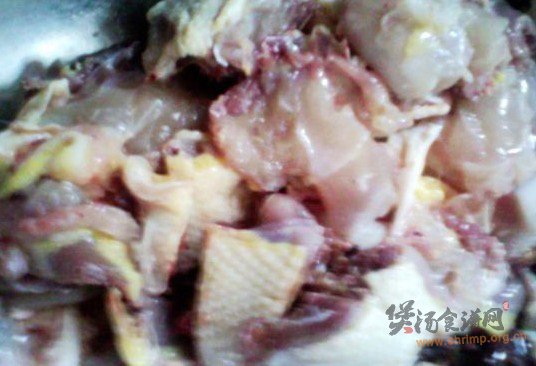 红枣莲子炖鸡的做法
