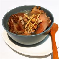 土茯苓茅根炖猪骨的做法