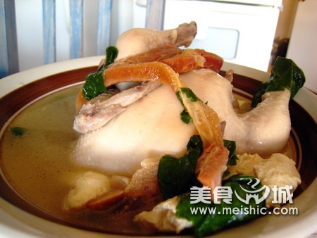 火腿浓汤煨子鸡的做法