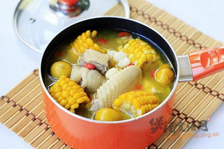 玉米莲子炖土鸡的做法