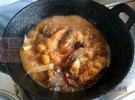 家常侉炖鲢鱼的做法