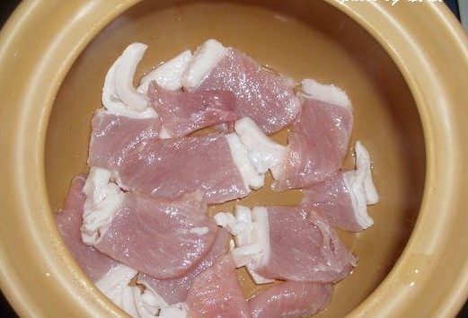 梅菜煲猪肉的做法