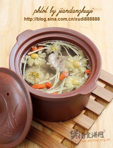杞菊排骨汤的做法