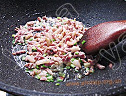 枸杞咸肉豆腐汤的做法