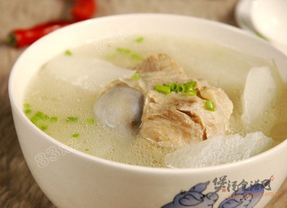 萝卜棒骨汤的做法