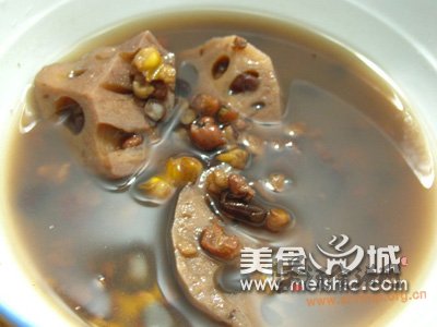 红豆莲藕汤的做法