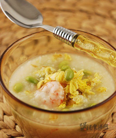 毛豆蛋饼鲜虾粥的做法