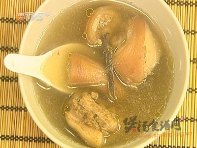千斤拔杜仲煲猪尾的做法