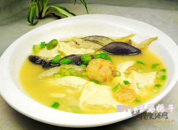 海鲜豆腐味增汤的做法