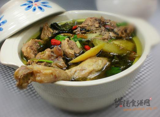 酸菜萝卜老鸭煲的做法