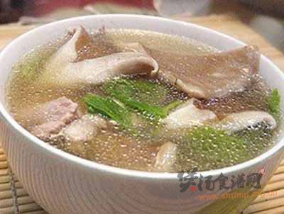 蜗牛炖猪瘦肉汤的做法