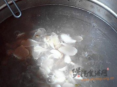 黑绿豆百合粥的做法