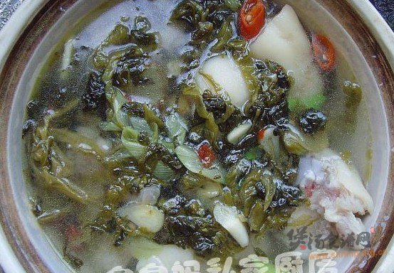 酸菜猪蹄煲的做法