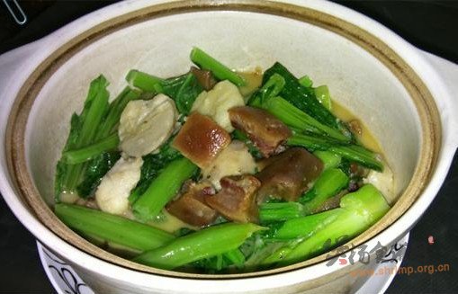 芥菜芋头腊味煲的做法