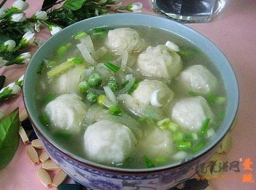 萝卜丝鱼丸汤的做法