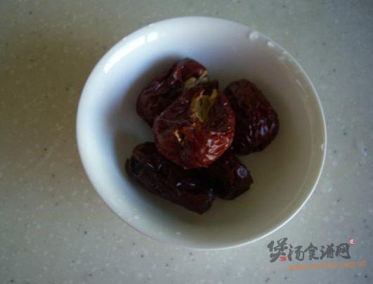 银耳百合梨汤的做法
