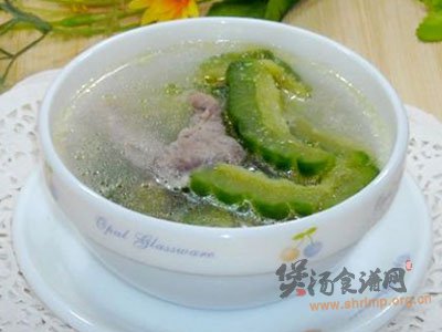 (1)苦瓜滚肉片汤的做法