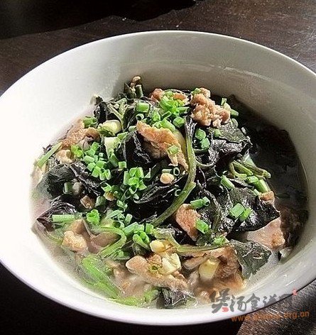 肉丝上汤紫背菜的做法
