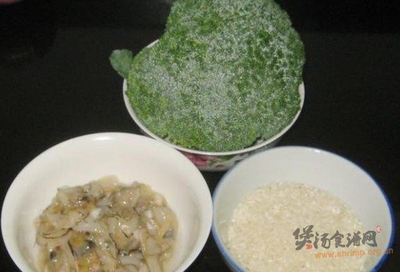 西兰花蛤蜊粥的做法