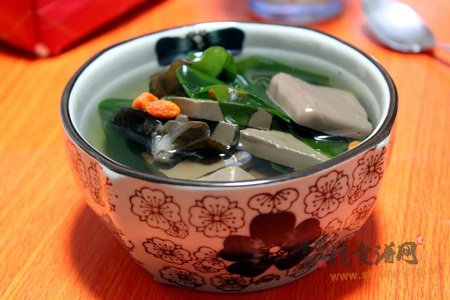 鸭血海带木耳汤的做法