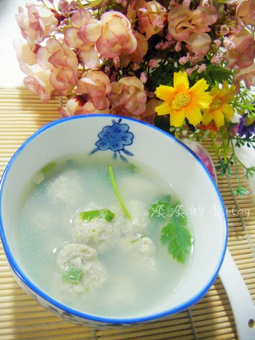 鱼丸子汤的做法