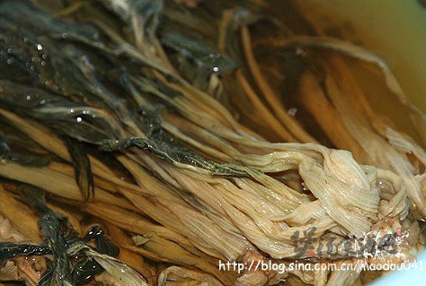 菜干排骨汤的做法