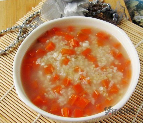 胡萝卜杂粮粥的做法