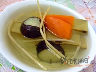 红萝卜竹蔗煲水马蹄的做法
