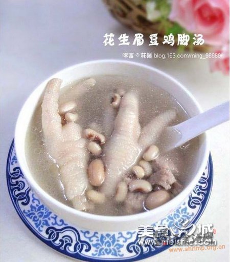 (图)花生眉豆鸡脚汤的做法